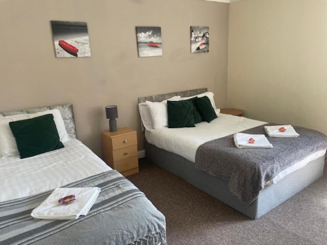 St Annes Apartment 4 - Sleeps 6 - Free Parking Lytham St Annes Ngoại thất bức ảnh